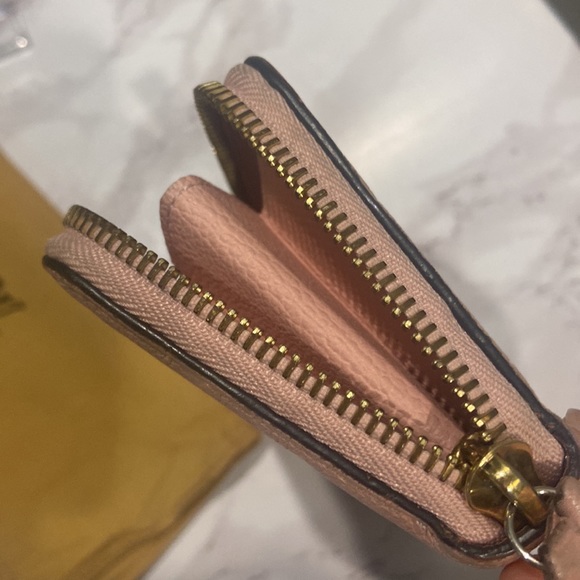 LOUIS VUITTON ✨PINK EMPREINTE WALLET - Picture 7 of 9